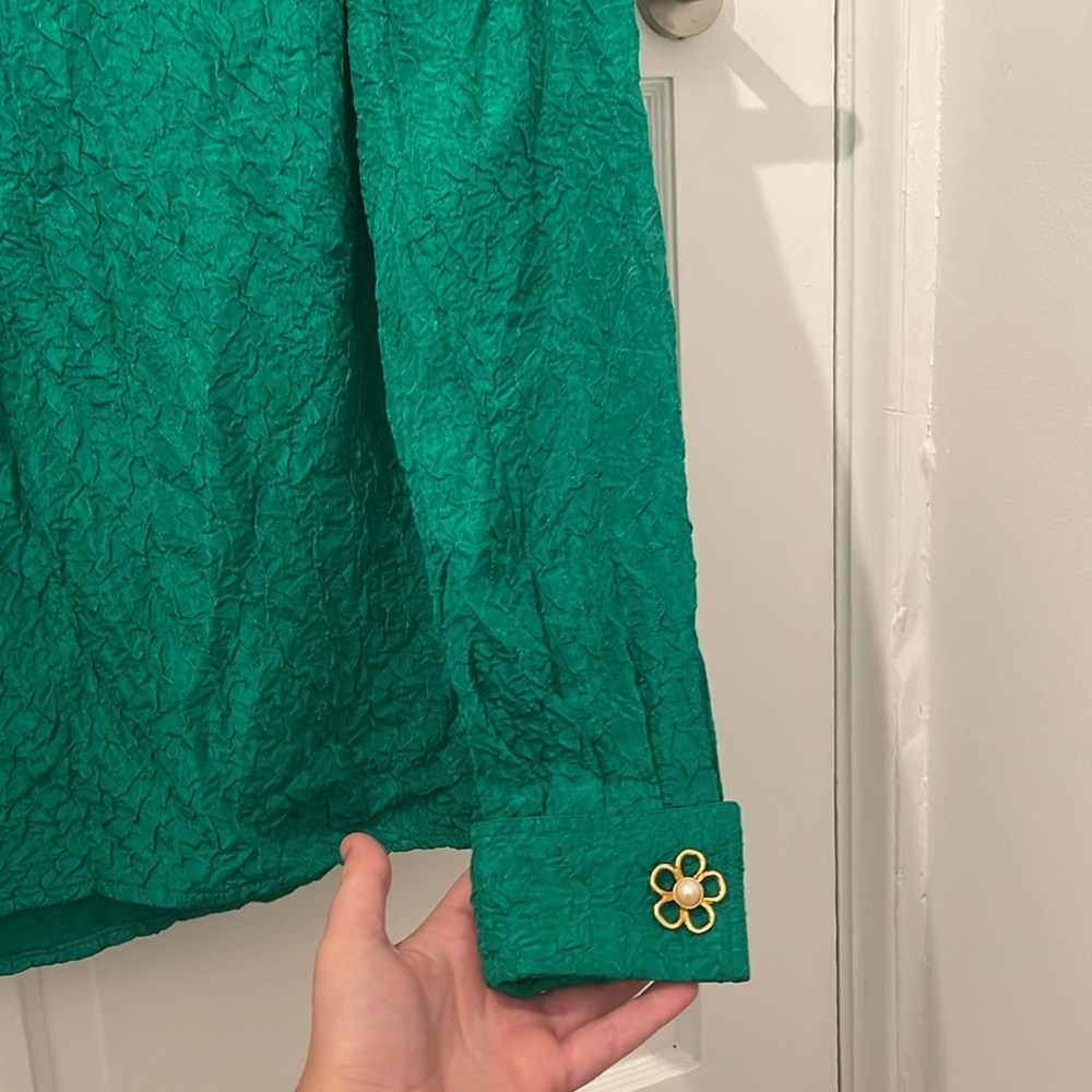 Valentino Miss V 100% silk Green Blouse with Gold Flower Buttons - Picture 2 of 5